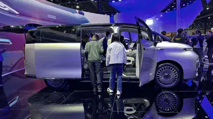В России впервые поставили на учёт гибридный минивэн Geely Galaxy V900