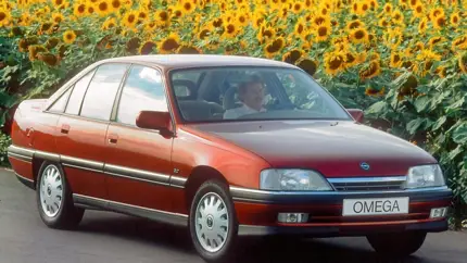 Opel Omega A исполнилось 40 лет: чем седан опередил BMW и Mercedes