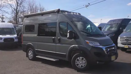 Vanture Voyager превратил короткий ProMaster в автодом, но фургон в цену не входит