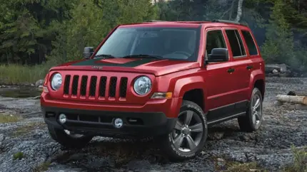 Живой среди мёртвых: новый Jeep Patriot продан спустя 8 лет после снятия с производства