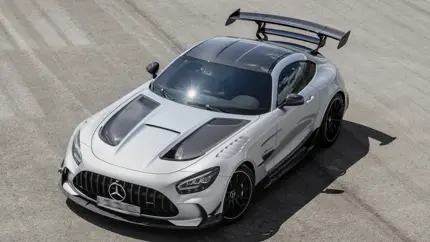 Интересное предложение: в России продают новый пятилетний спорткар Mercedes-AMG GT Black Series