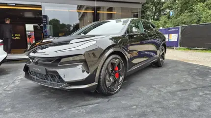 918 сил и «золото» в названии: Lotus выводит две новые версии 31 августа