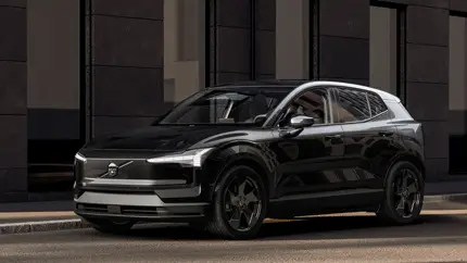 Volvo выпустил черный EX30: за лимитированную версию просят на 200 тыс. иен больше