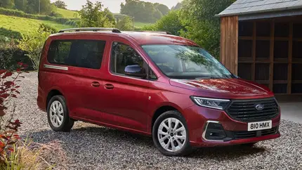 Ford оформил права на Tourneo после перерыва: что на самом деле изменилось в России