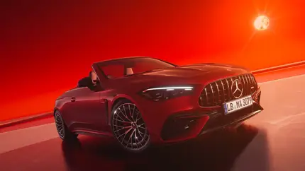 Компания Mercedes-Benz представила мощный гибрид с мягким складным верхом