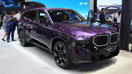 Баварский V8 вынужден петь тише: восьмёрка похудела, но гибрид подстраховал