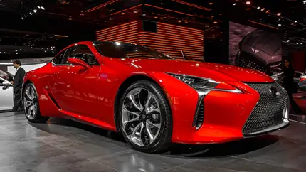 Слишком экономичный для спорткара: Lexus отказывается от гибридного LC 500h
