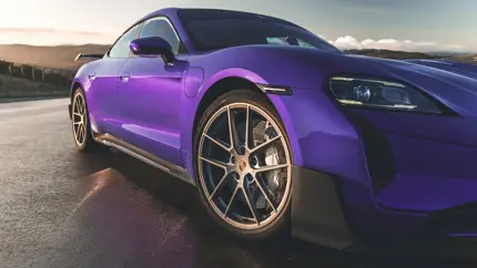 В России выставили на продажу самый мощный и быстрый автомобиль Porsche – это электрокар Taycan Turbo GT