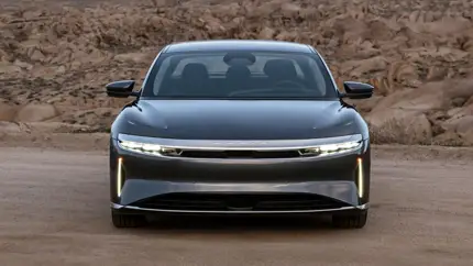 Lucid Air дешевеет быстрее конкурентов: что это значит для покупателей подержанных электрокаров