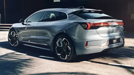 Первый автомобиль доставлен: китайская компания Zeekr вышла на европейский рынок