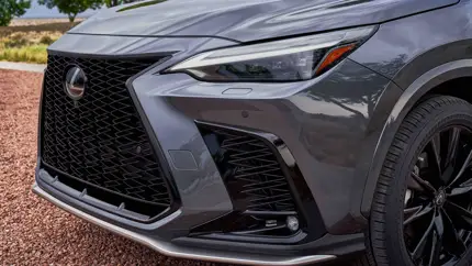В Россию приехал новый кроссовер Lexus NX: сколько он стоит