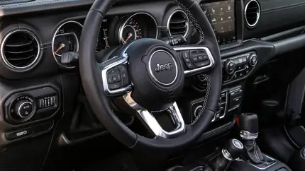 Пикап Jeep Gladiator лишился механической коробки передач