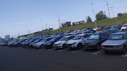 Проверенный и простой мотор, недорогое обслуживание — неплохой седан за 400 тыс. рублей