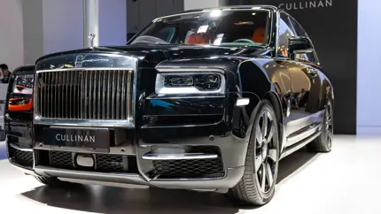 Продажи люксовых авто в РФ растут 7 месяцев: Rolls-Royce снова первый
