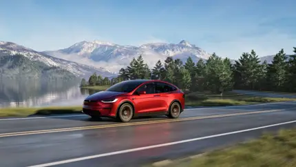 Мощность 1035 л.с. и три мотора: в РФ можно заказать новый Tesla Model X Plaid