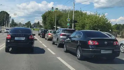 Это лучше не делать водителю в дорожных пробках