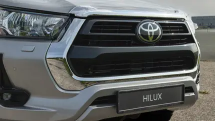 Toyota готовит премьеру обновленного пикапа Hilux GR Sport. Раскрыта информация о новинке
