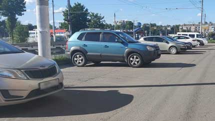Могут взорваться: эти предметы лучше не оставлять в салоне автомобиля в жару