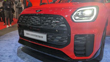 В Катаре дебютировал «заряженный» Mini Countryman John Cooper Works 